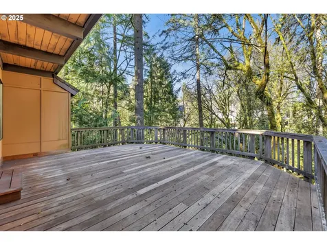 2546 SW Sherwood Drive Portland OR 97201