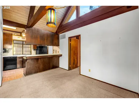 2546 SW Sherwood Drive Portland OR 97201