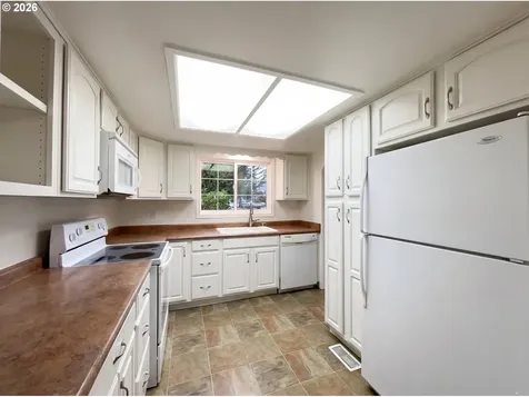 2730 SE 45th Court Hillsboro OR 97123