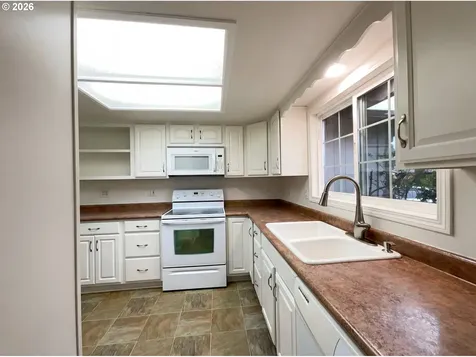 2730 SE 45th Court Hillsboro OR 97123