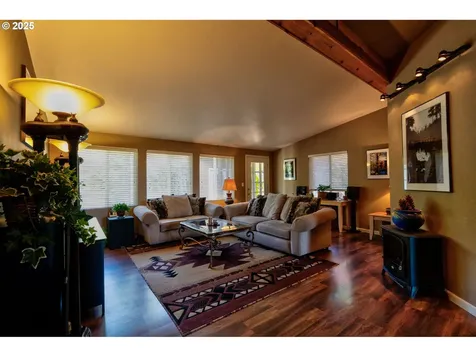 156 Peppermill Road Kelso WA 98626