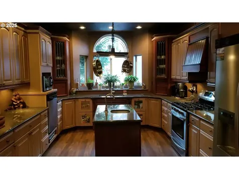 156 Peppermill Road Kelso WA 98626