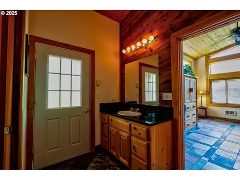 156 Peppermill Road Kelso WA 98626