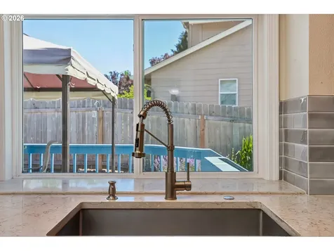 8915 NE 28th Place Vancouver WA 98665