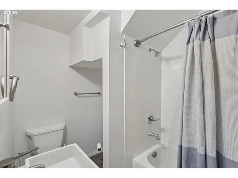 8915 NE 28th Place Vancouver WA 98665