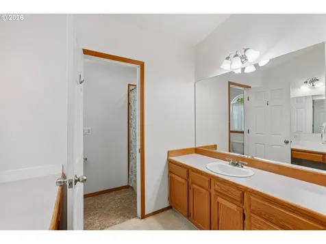 8915 NE 28th Place Vancouver WA 98665
