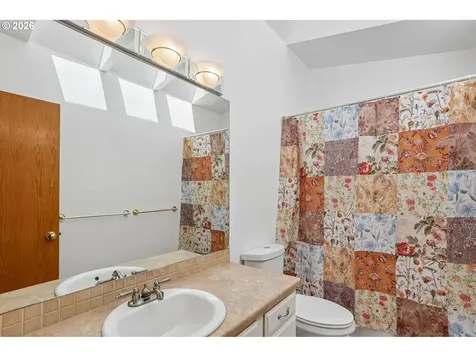 8915 NE 28th Place Vancouver WA 98665