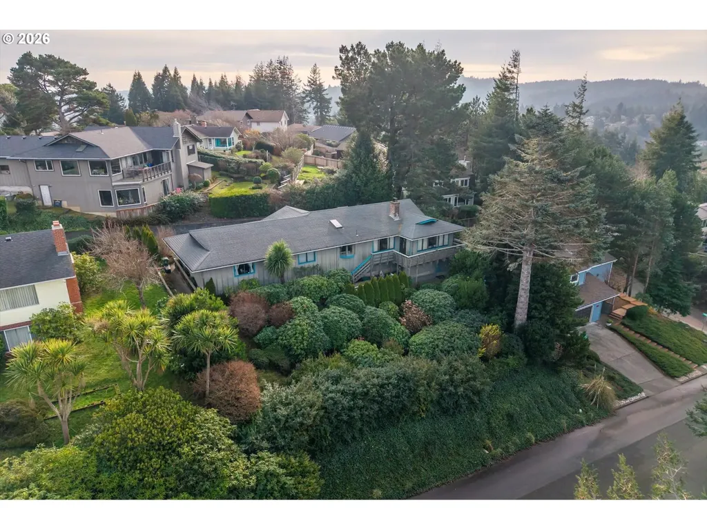 875 Signal Way Coos Bay OR 97420