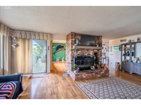 875 Signal Way Coos Bay OR 97420