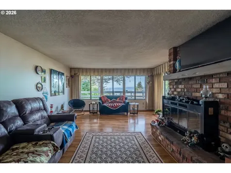 875 Signal Way Coos Bay OR 97420