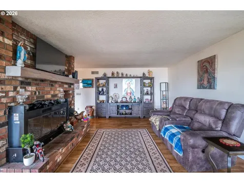 875 Signal Way Coos Bay OR 97420