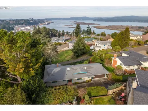 875 Signal Way Coos Bay OR 97420
