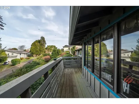875 Signal Way Coos Bay OR 97420