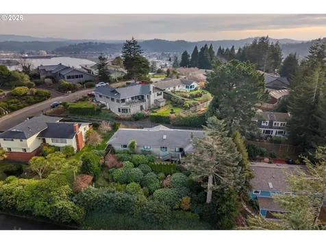 875 Signal Way Coos Bay OR 97420