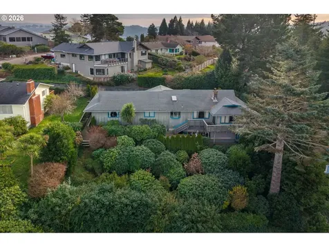 875 Signal Way Coos Bay OR 97420