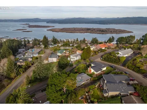 875 Signal Way Coos Bay OR 97420