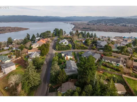 875 Signal Way Coos Bay OR 97420