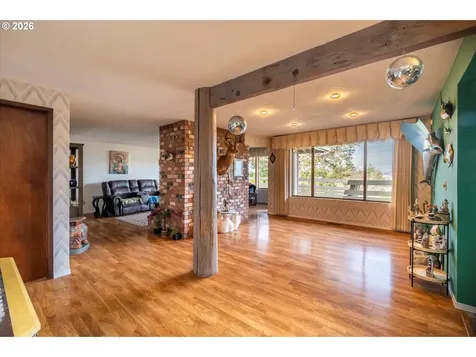 875 Signal Way Coos Bay OR 97420
