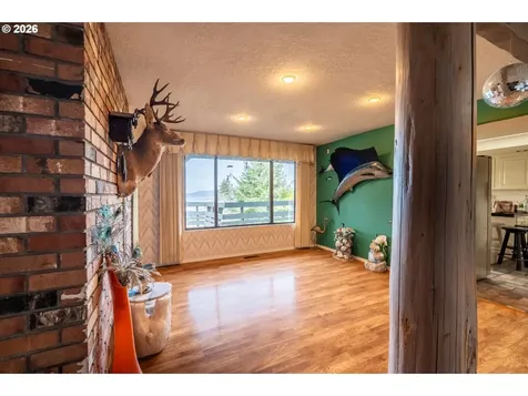 875 Signal Way Coos Bay OR 97420