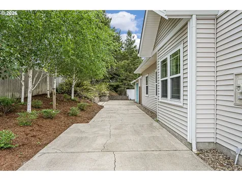 2218 Willow Loop Florence OR 97439