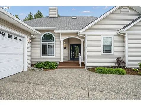 2218 Willow Loop Florence OR 97439