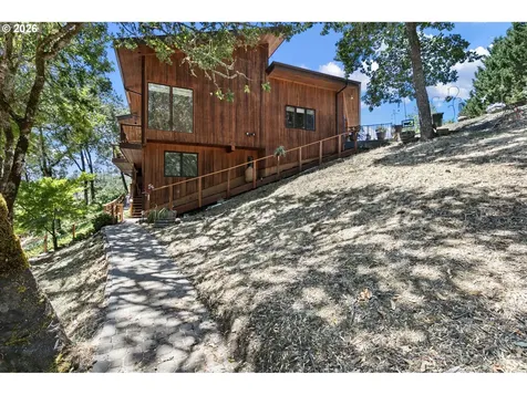 375 Acorn Drive Roseburg OR 97470