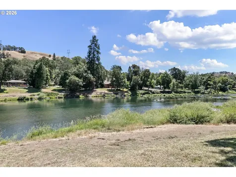375 Acorn Drive Roseburg OR 97470