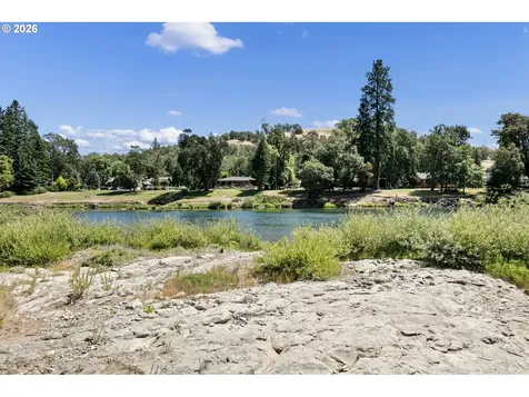 375 Acorn Drive Roseburg OR 97470