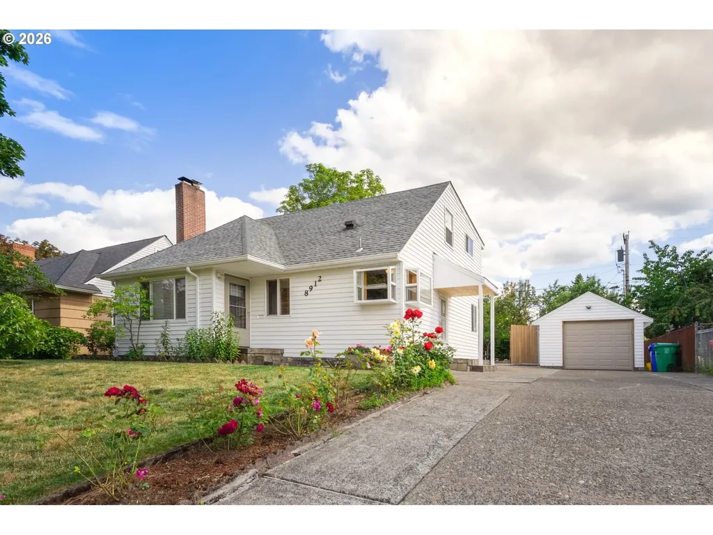 8912 SE Clay Street Portland OR 97216