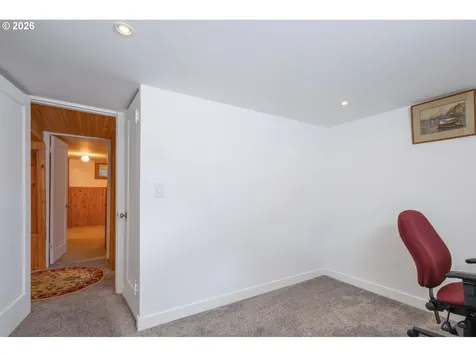 8912 SE Clay Street Portland OR 97216