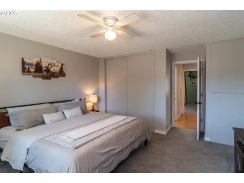 1304 E Fourth Avenue Sutherlin OR 97479