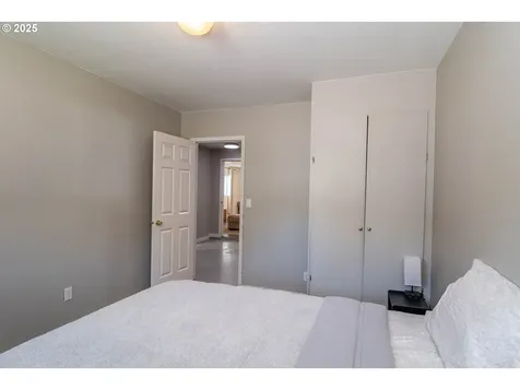 1304 E Fourth Avenue Sutherlin OR 97479