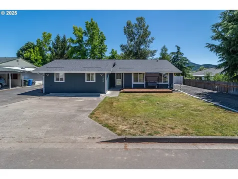 1304 E Fourth Avenue Sutherlin OR 97479