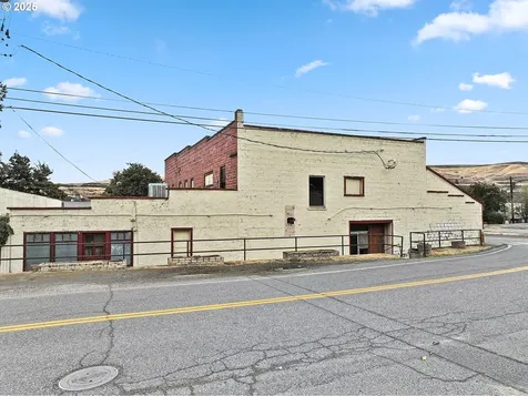372 Main Street Wishram WA 98673