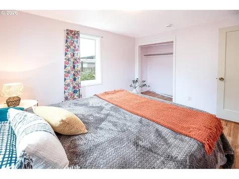 1566 Maywood Avenue Eugene OR 97404