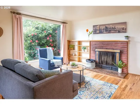 1566 Maywood Avenue Eugene OR 97404