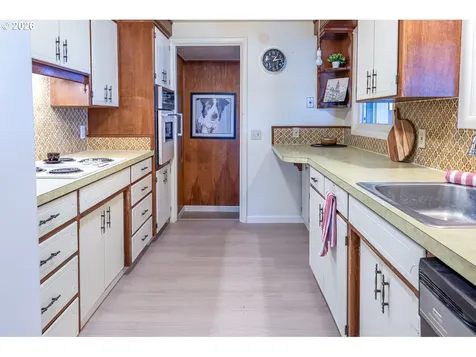 1566 Maywood Avenue Eugene OR 97404