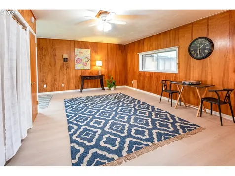 1566 Maywood Avenue Eugene OR 97404