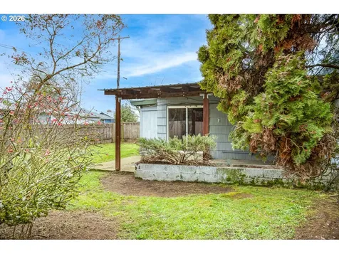 1566 Maywood Avenue Eugene OR 97404