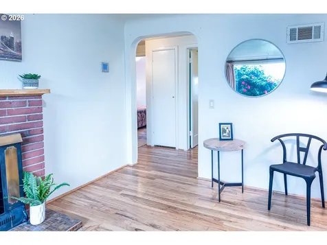 1566 Maywood Avenue Eugene OR 97404
