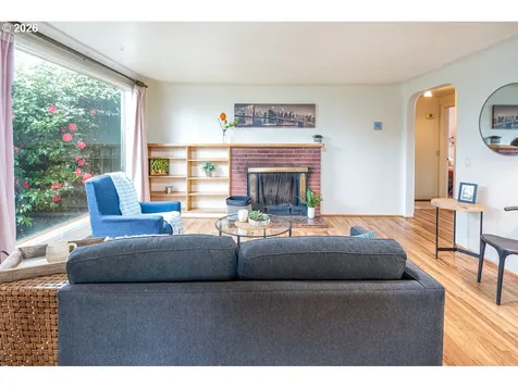 1566 Maywood Avenue Eugene OR 97404