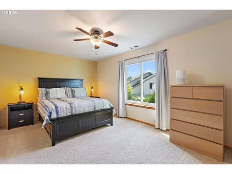 13702 NE Couch Street Portland OR 97230