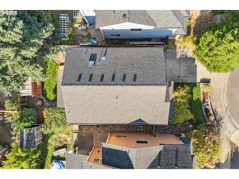 13702 NE Couch Street Portland OR 97230