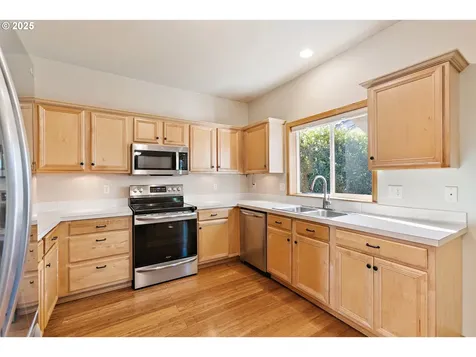 13702 NE Couch Street Portland OR 97230