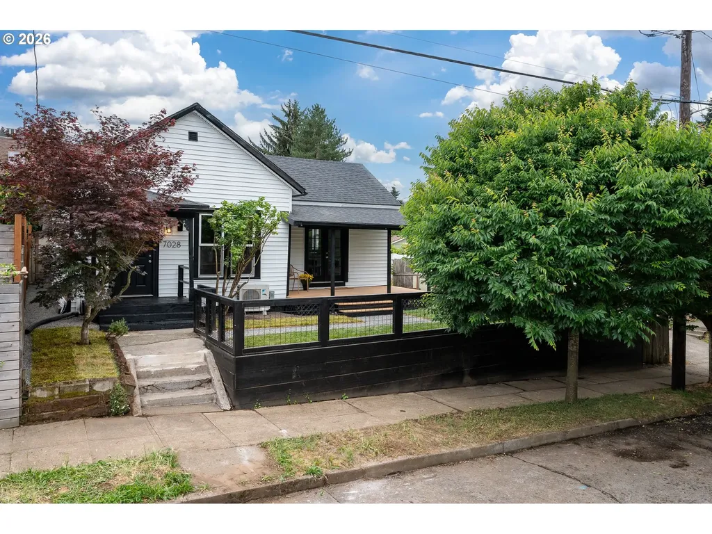 7028 N Saint Louis Avenue Portland OR 97203