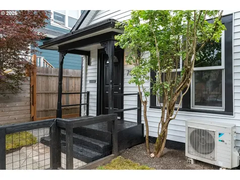 7028 N Saint Louis Avenue Portland OR 97203
