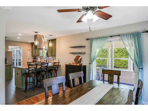 610 Lone Oaks Loop Silverton OR 97381
