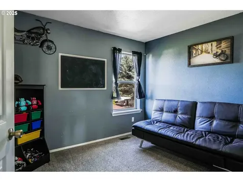 610 Lone Oaks Loop Silverton OR 97381