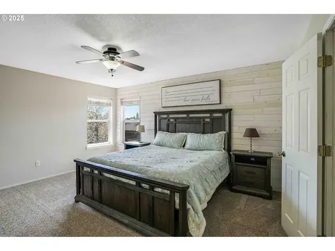 610 Lone Oaks Loop Silverton OR 97381