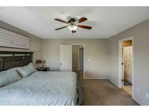 610 Lone Oaks Loop Silverton OR 97381
